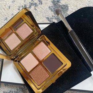 Trish mcevoy eyeshadow and brush set